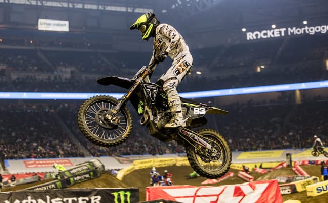 Table Over Two photo for Triumph Factory Racing